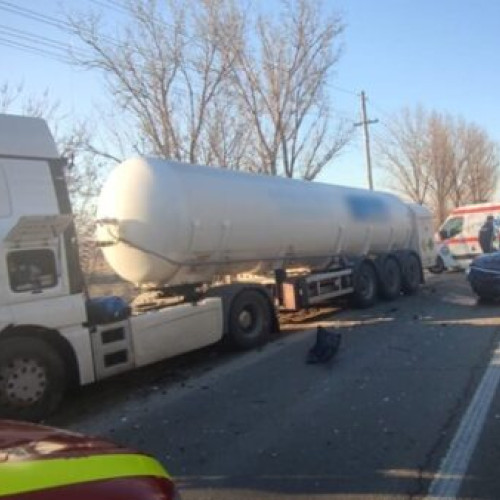 Trafic blocat total pe DN 65 - E 574 la intrarea în Slatina