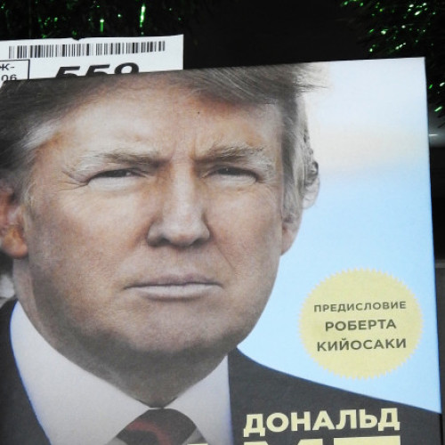 Vânzările de cărți despre Donald Trump au crescut semnificativ în Rusia