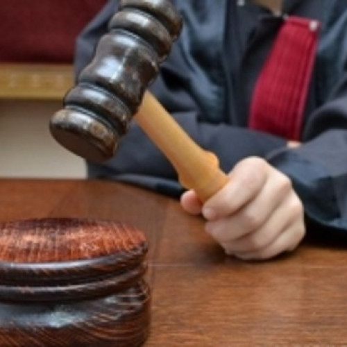Închisoare cu suspendare pentru medicul de la Spitalul Slatina prins cu mită