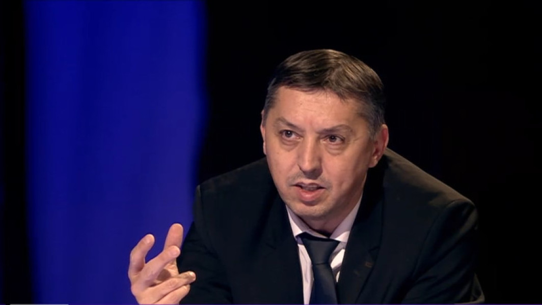 Ministrul Educației anunță finalizarea consultării publice pentru planurile cadru la liceu
