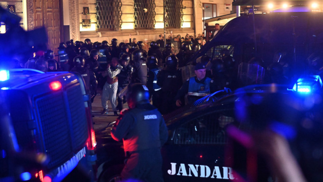 Trei suspecți reținuți în urma protestului violent din București