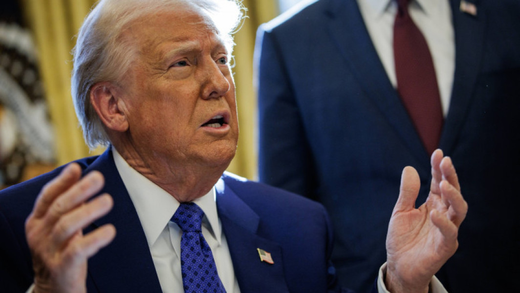 Donald Trump îl atacă din nou pe Chuck Schumer