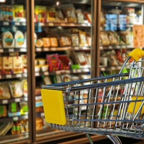 Cum supermarketurile te determină să cumperi mai mult: tehnici și trucuri