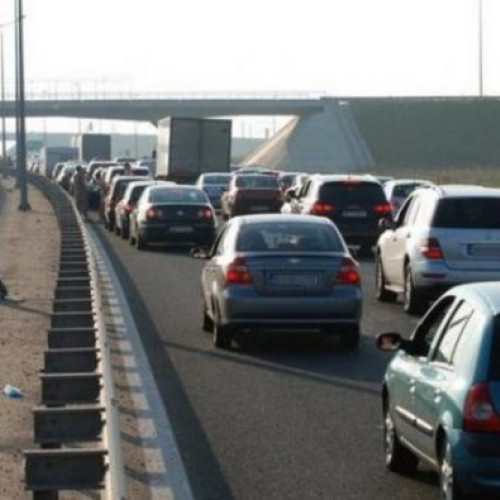 COD RUTIER 2025. Senatul a adoptat „Regula fermoarului”. Ce amendă riscă şoferii care nu o respedctă
