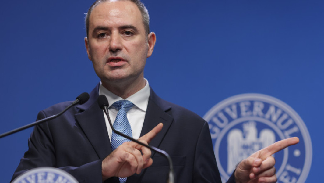 Ministrul Finanțelor prezintă astăzi noile măsuri fiscale la Bruxelles. O agenție de rating vine la București