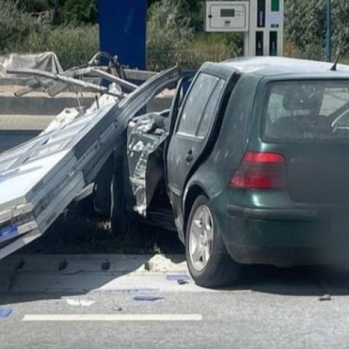 Accident cu CINCI victime în Olt. Doi adulți și trei minori, transportați la spital/ FOTO