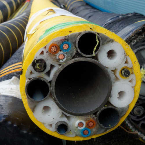 MAE: România se alătură partenerilor din UE și SUA pentru protejarea cablurilor submarine