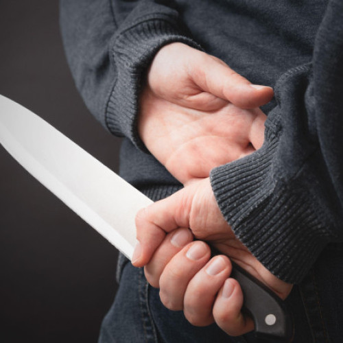 Nou caz de violență domestică: O femeie de 76 de ani din Argeș a fost înjunghiată de soțul ei