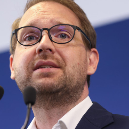 Domninic Fritz: Decizia USR de a nu participa la funeralii, corectă. Pentru PSD e o perioadă de doliu dificil de gestionat emoţional