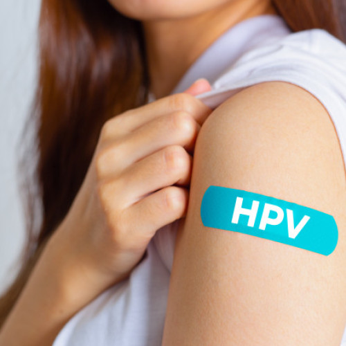 Ministerul Sănătății a extins vaccinarea gratuită anti-HPV pentru fetele și băieții cu vârste între 11 și 26 de ani
