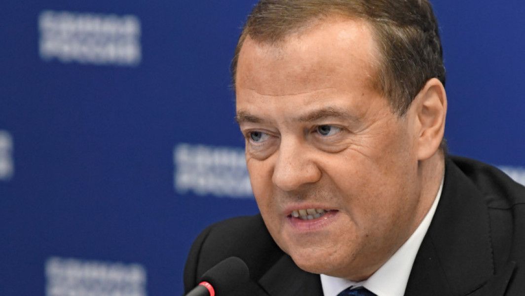 Medvedev amenință NATO cu războiul, dacă aliații ar crea o zonă de „interdicție aeriană” deasupra Ucrainei