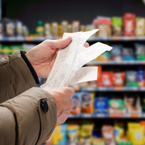 Prețurile alimentelor de bază au crescut moderat în august față de iunie