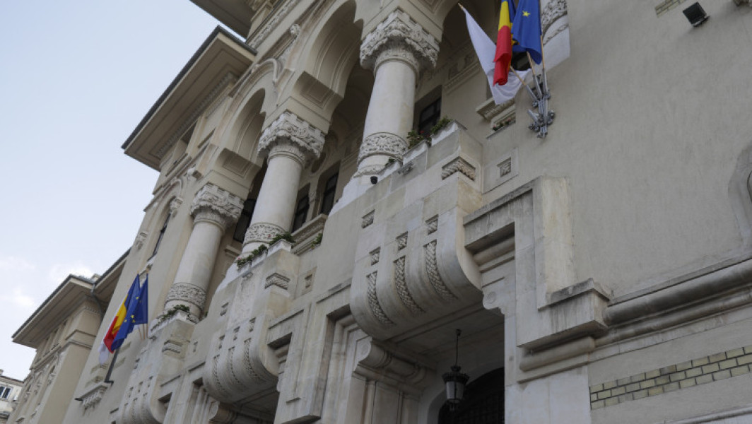 Edilul interimar susține că Primăria Capitalei are cele mai mari salarii din administrația locală