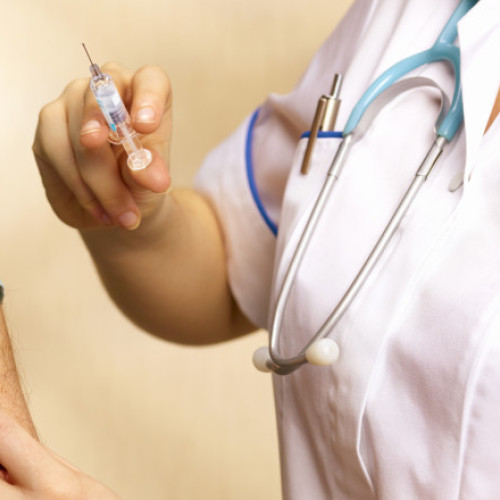 Vaccinul antigripal trivalent, disponibil în farmacii pentru sezonul rece
