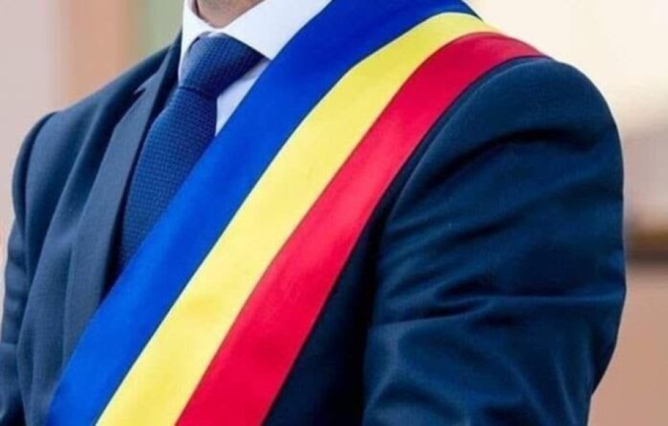 Primarul comunei Mihălășeni, plasat sub control judiciar pentru mită de jumătate de milion de lei