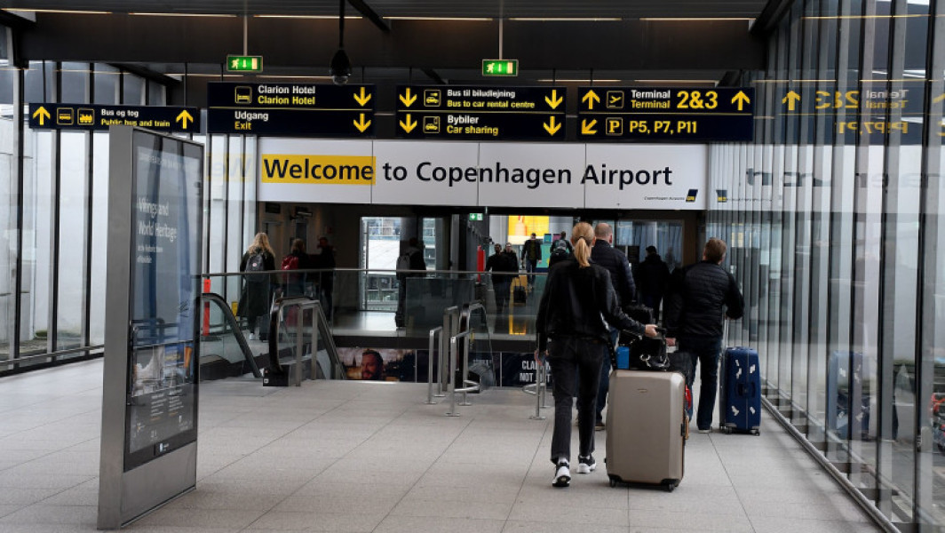 Zborurile de pe aeroportul din Copenhaga suspendate din cauza unor drone