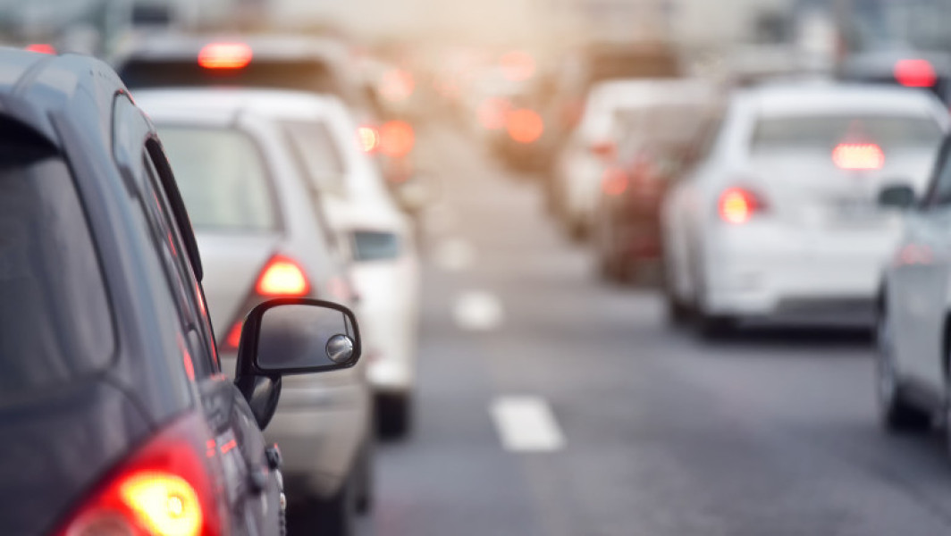 Primăria vrea să restricționeze traficul mașinilor de marfă în orele de vârf