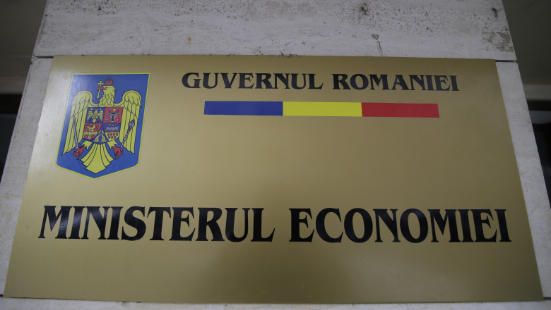 Protest la Ministerul Economiei din cauza situaţiei grave de la şantierul naval Damen Mangalia