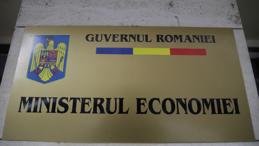 Protest la Ministerul Economiei din cauza situaţiei grave de la şantierul naval Damen Mangalia