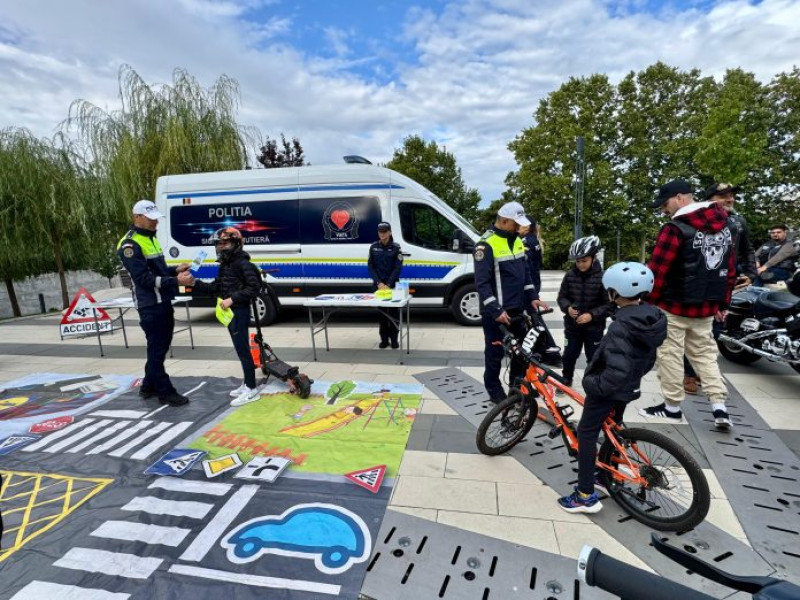 Poliția Olt a organizat o campanie pentru siguranța bicicliștilor și trotinetiștilor în Slatina