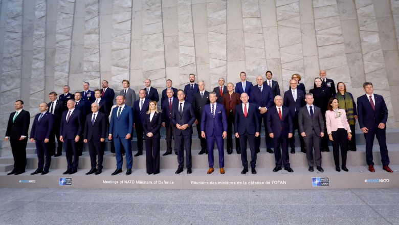 Reuniune NATO la Bruxelles. Miniștrii apărării au discutat despre amenințările Rusiei în Europa și sprijinul pentru Ucraina
