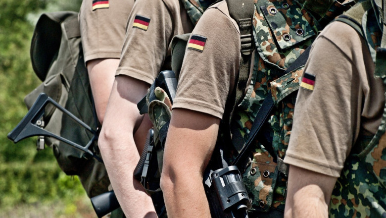 Divergențe în guvernul german asupra reintroducerii serviciului militar. Berlinul își propune 260.000 de soldați activi până în 2035
