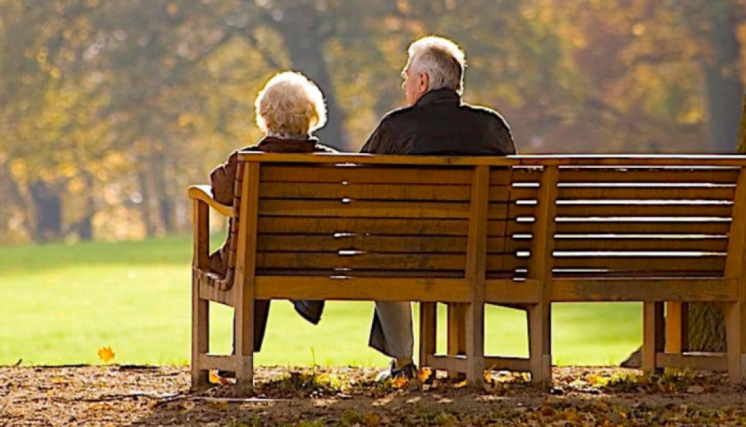 Mii de pensionari români din străinătate au rămas fără pensii din cauza lipsei unui document